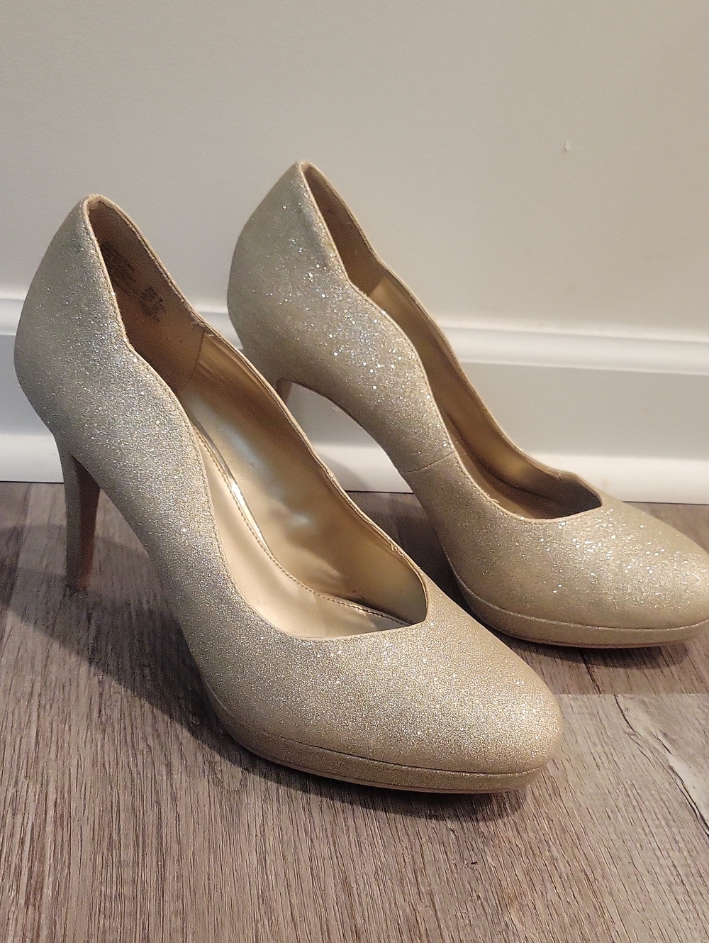 Classic Glitter Round-Toe High Heels - Gold Sz.9